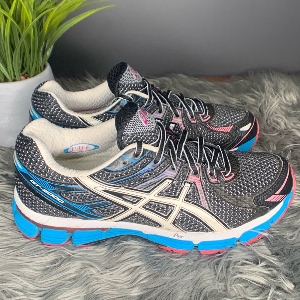 Asics GT-2000